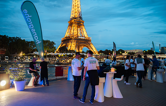 Escale au pied de la Tour Eiffel