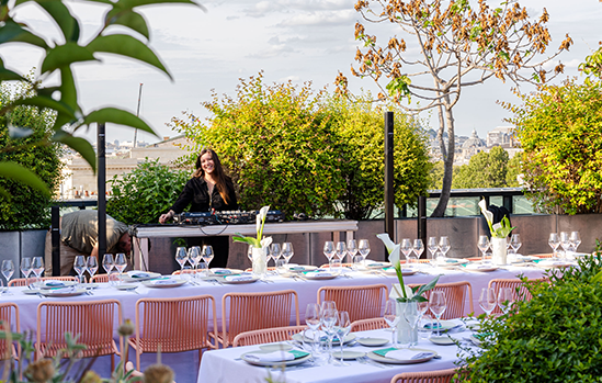 Diner exclusif sur un rooftop parisien