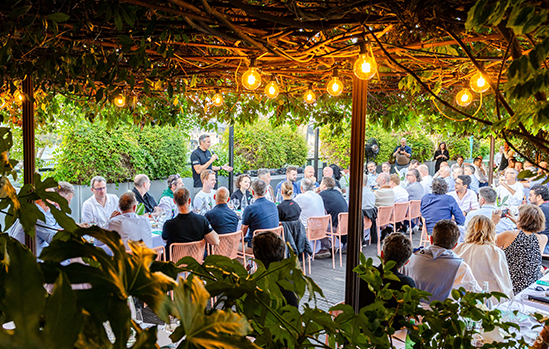 Diner exclusif sur un rooftop parisien