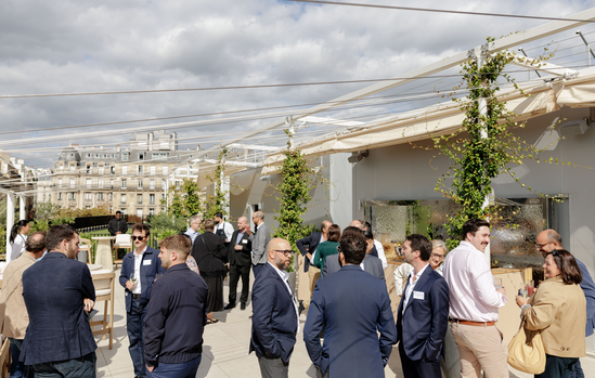 Invités du cocktail d'entreprise Allfast Shipping