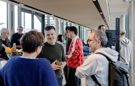 Journalistes et créateurs invités au lancement Canon à Paris