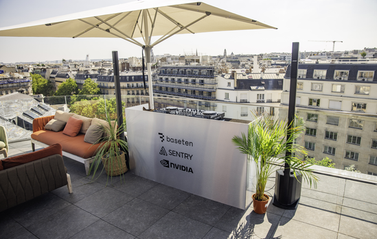 Signalétique Sentry, Baseten et NVIDIA sur le rooftop