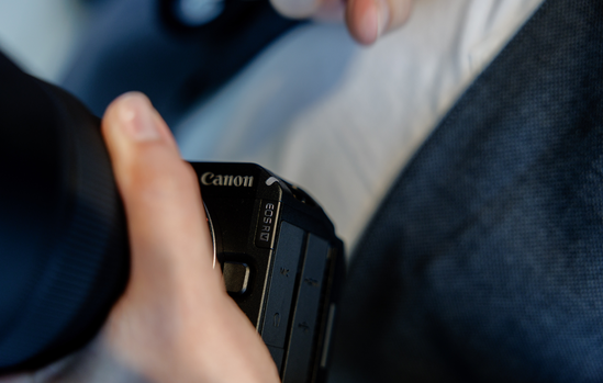 Test d'un appareil photo Canon pendant l'événement presse